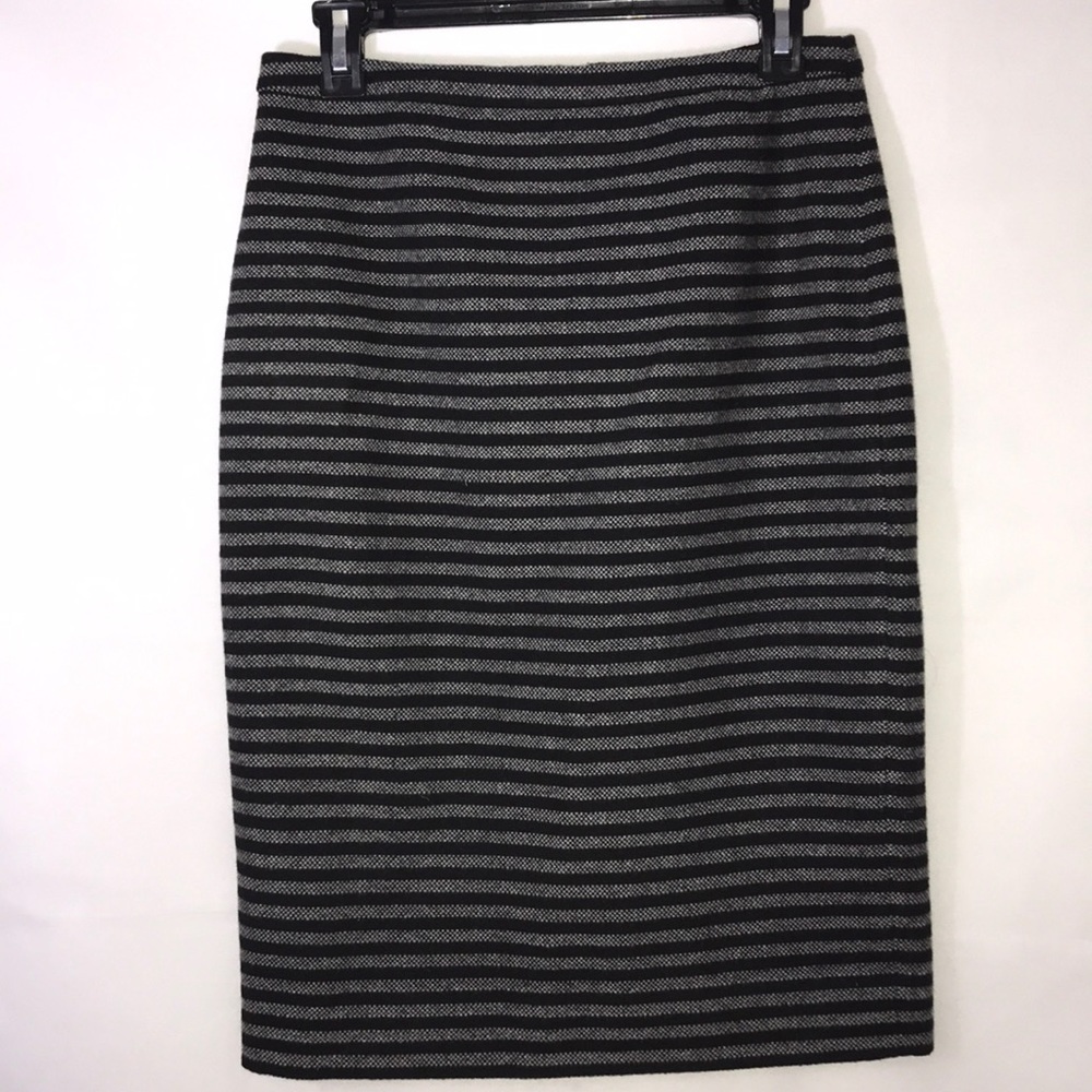 J-Crew Women’s skirt size 4 black and gray lines